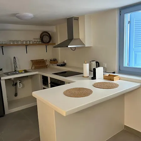 Cycladic Stone House شقة